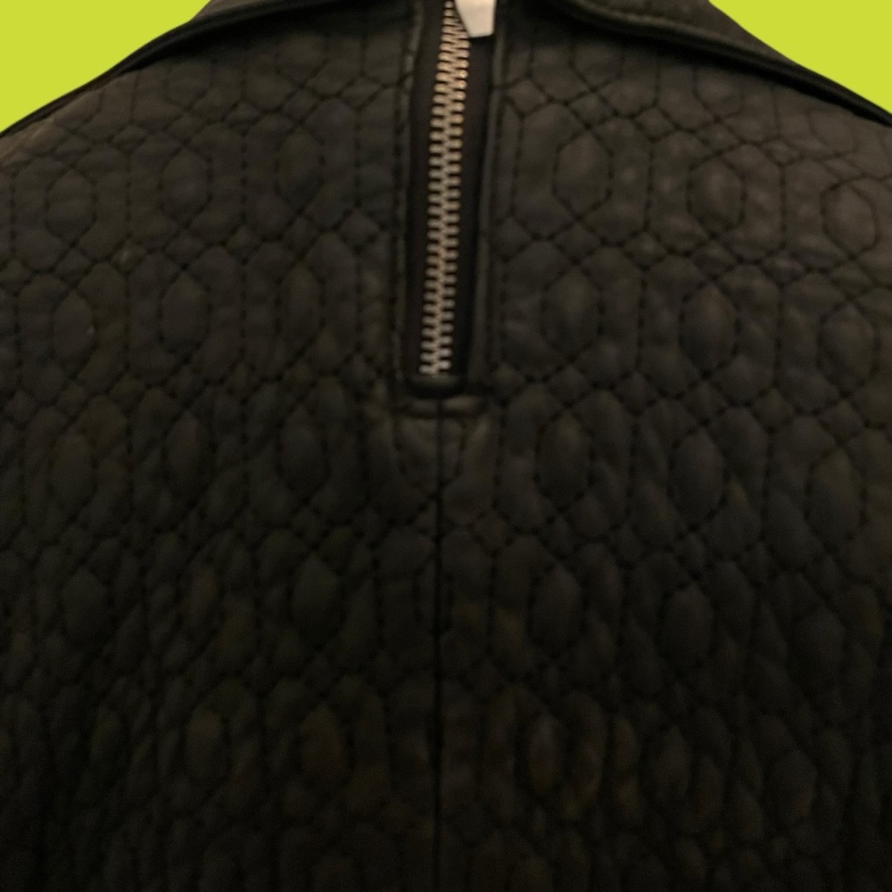 100% Lambs Skin Black Leather Jacket | BKE
Sz S/P Like New | THEYSKEN’S THEORY - Picture 11 of 13